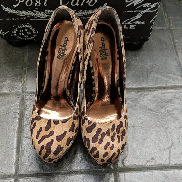 Shoes - Picture 4 of 4